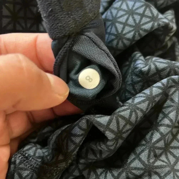 LULULEMON 8 Power Y Tank Luon Tri Geo Printed Inkwell Black Racerback Top - Picture 9 of 9